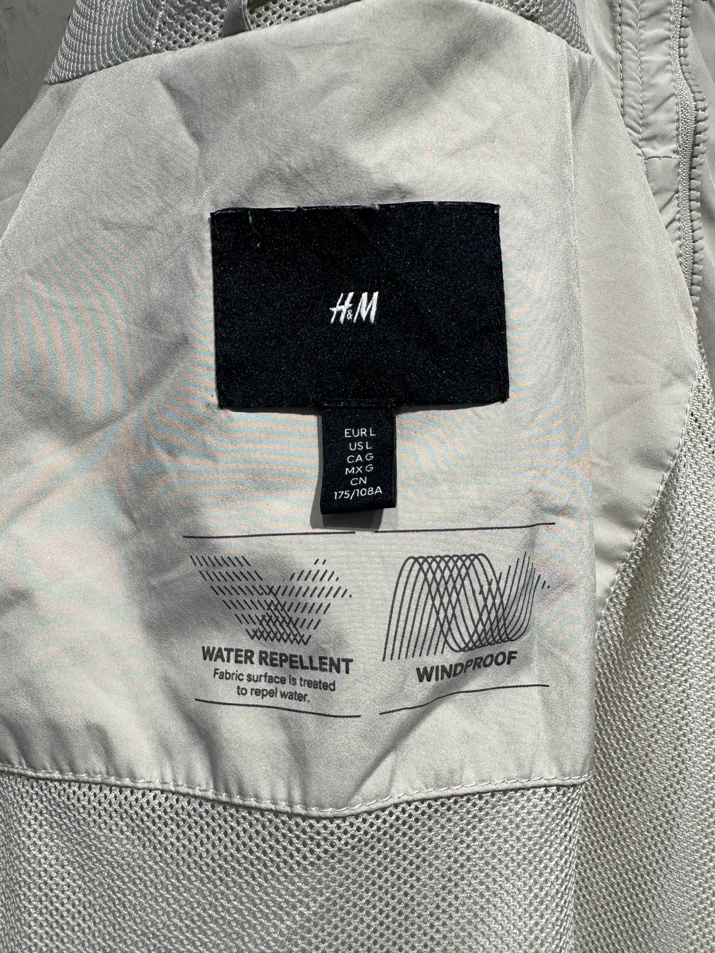 H&M Windbreaker With Hoodie Light Grey W001