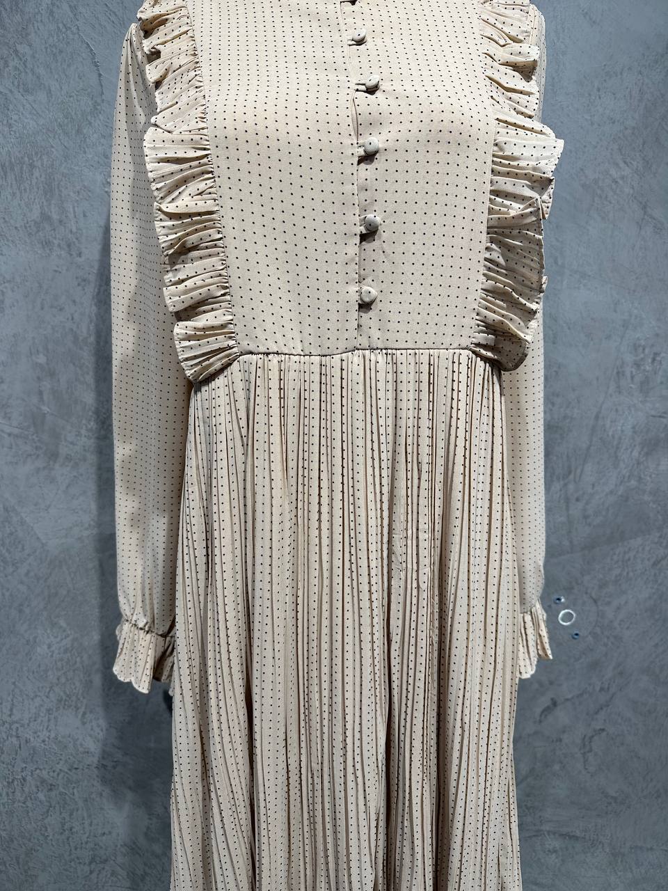 Dress Pleated Polkadot Flowy Beige D028