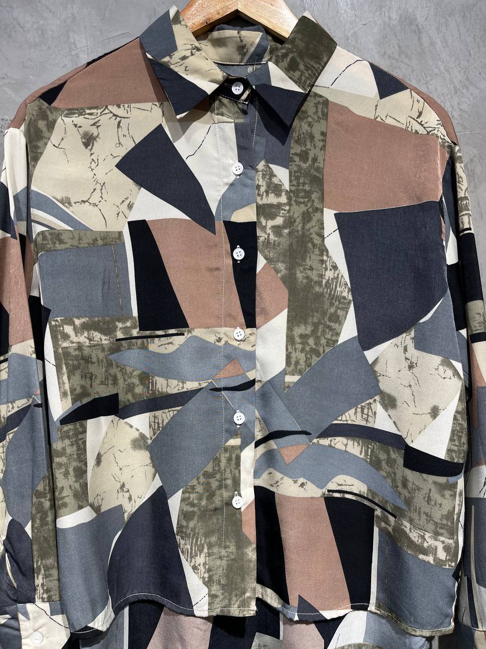 Blouse Geomatric Retro Full Button B151