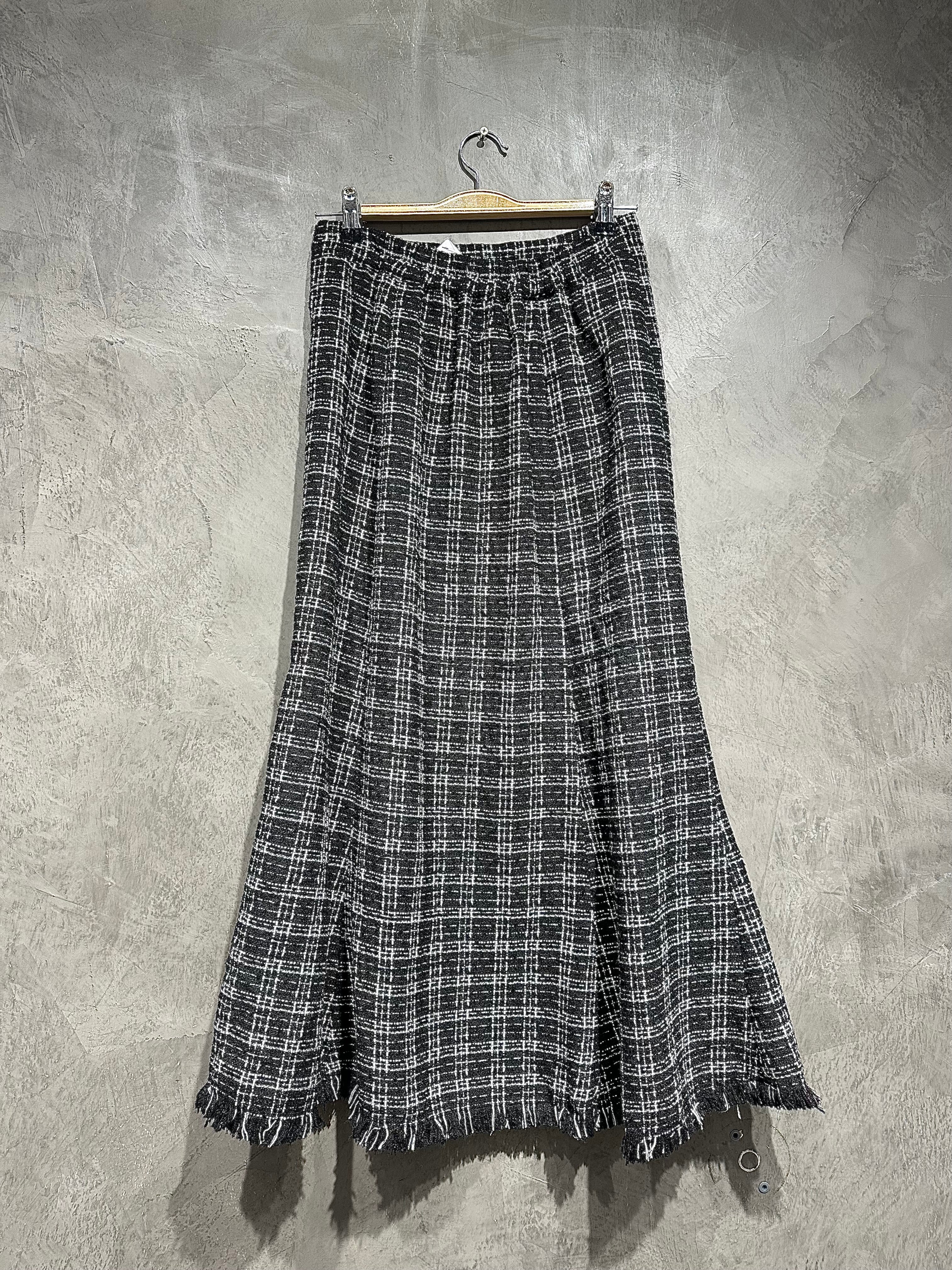 Skirt With Classic Tweed Black & White SO24